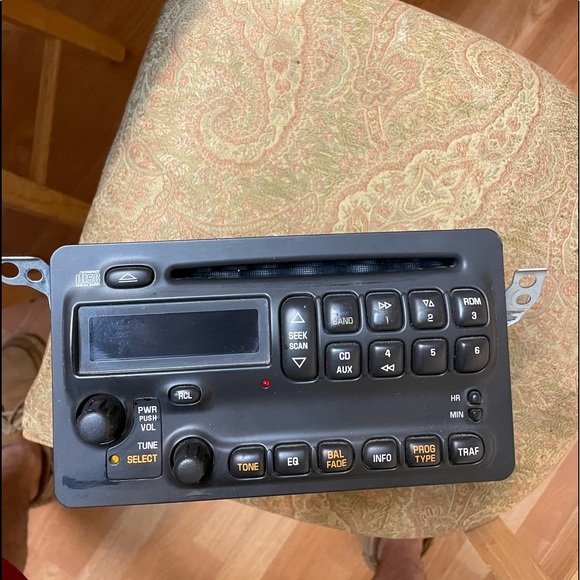 Pontiac Vibe 03-08 Radio - Picture 1 of 6